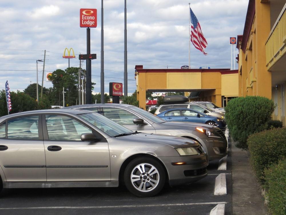 Hotel Econo Choice I 95 Gateway 24 Hour Fitness Center On Site Guest Laundry On Site Perkins Restaurant Savannah