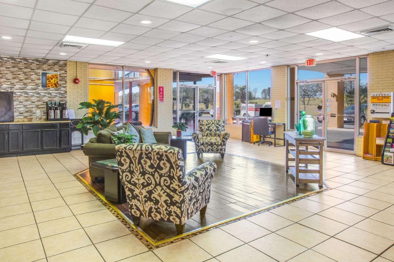 Econo Choice I 95 Gateway 24 Hour Fitness Center On Site Guest Laundry On Site Perkins Restaurant Savannah