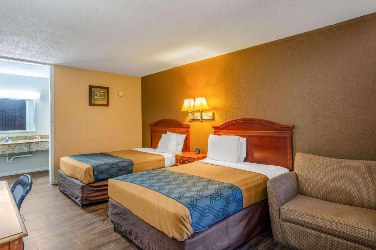 Econo Choice I 95 Gateway 24 Hour Fitness Center On Site Guest Laundry On Site Perkins Restaurant Hotel